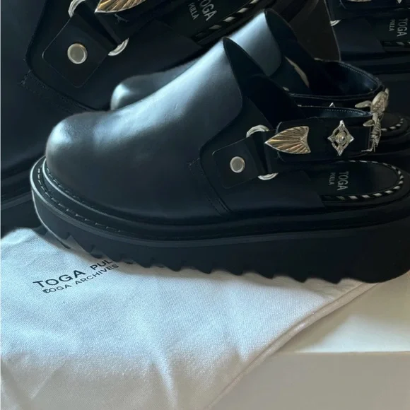 TOGA Pulla Black Mules with Silver Western Accents - Picture 4 of 4